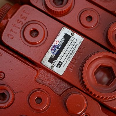 Válvula de controlo de Nachi DPK-T04-8P-DC-7815F para escavadeira Hitachi EX55 ZAX60 Kobelco SK60