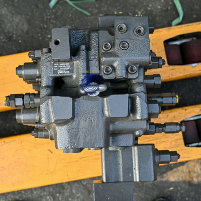 UX22-135 VOE14550306 válvula de controlo hidráulica EC135B EC140 EC140B EC140D Partes hidráulicas de escavadeiras